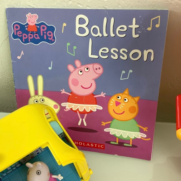 Peppa pig bundle plush Carrying case dvd book food truck 10 figures EUC - Picture 4 of 12